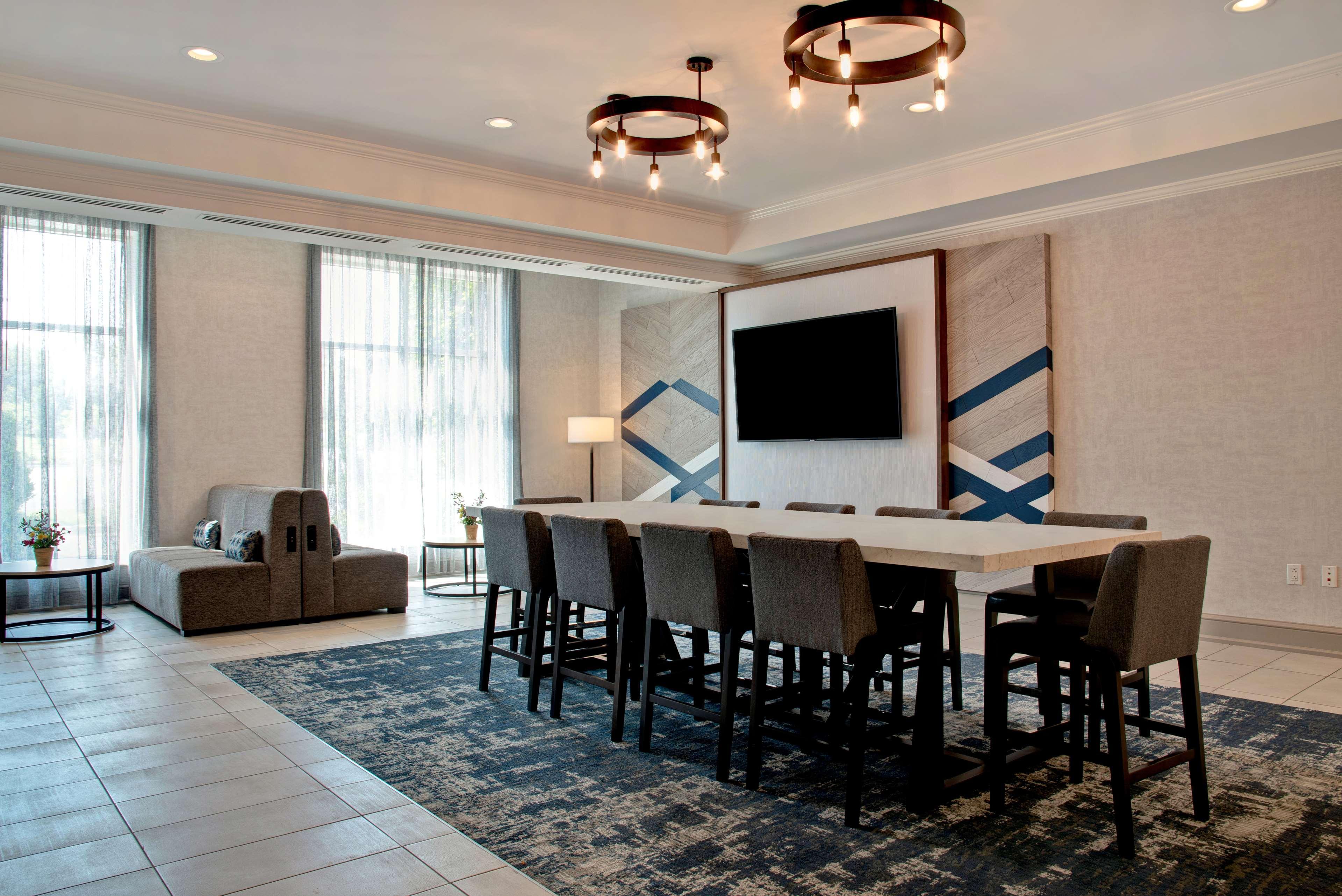 Hilton Garden Inn Kansas City/Kansas מראה חיצוני תמונה