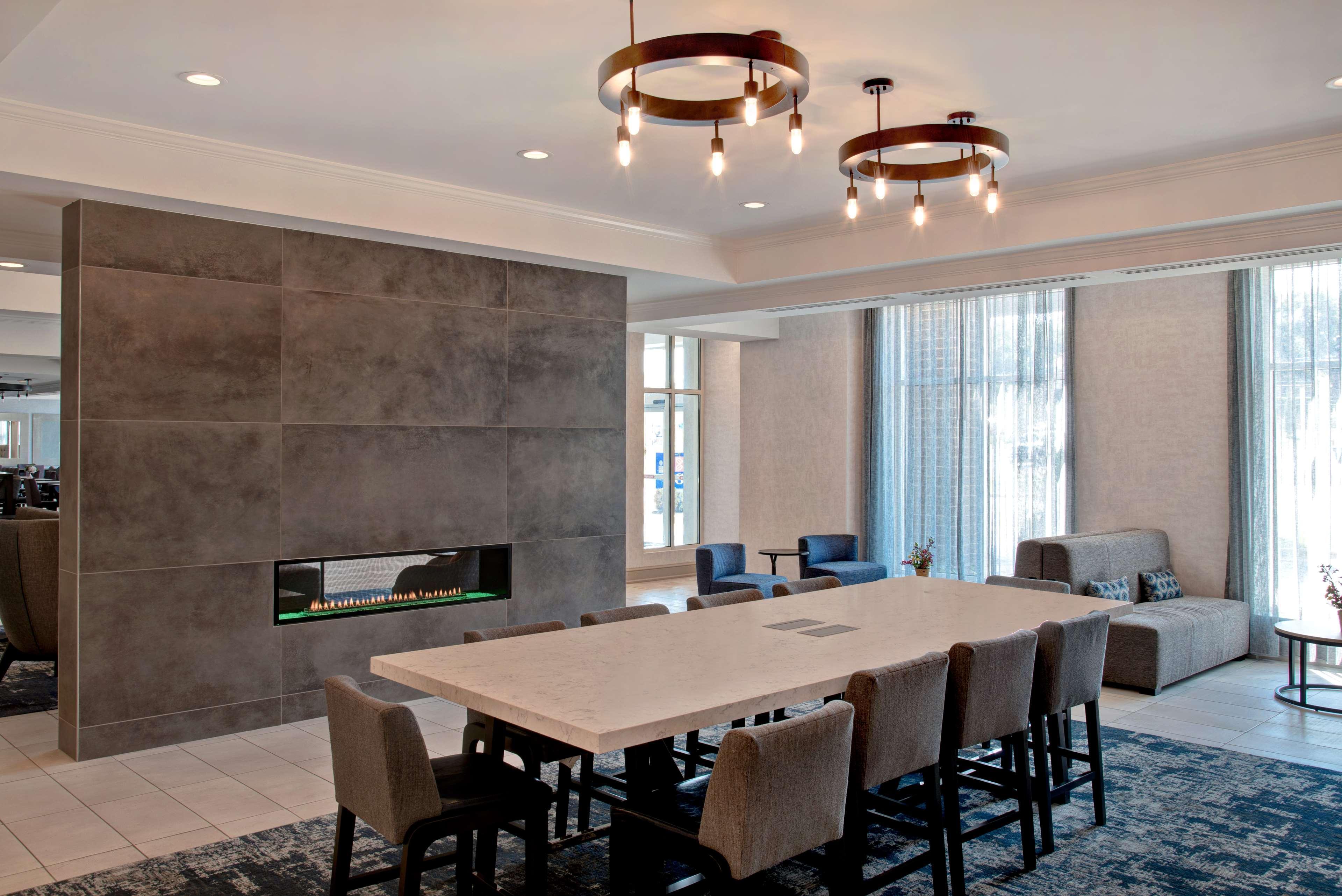 Hilton Garden Inn Kansas City/Kansas מראה חיצוני תמונה