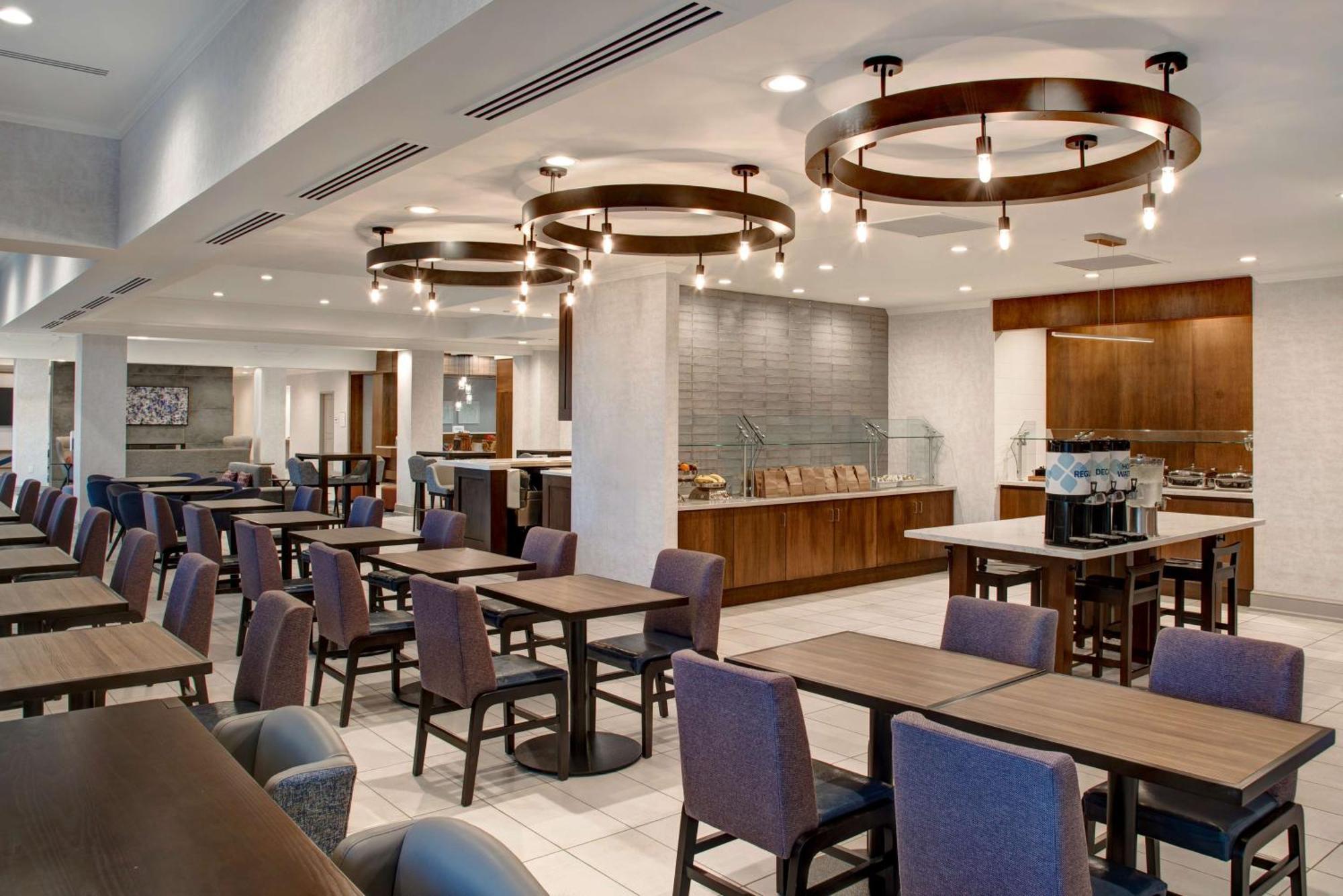 Hilton Garden Inn Kansas City/Kansas מראה חיצוני תמונה