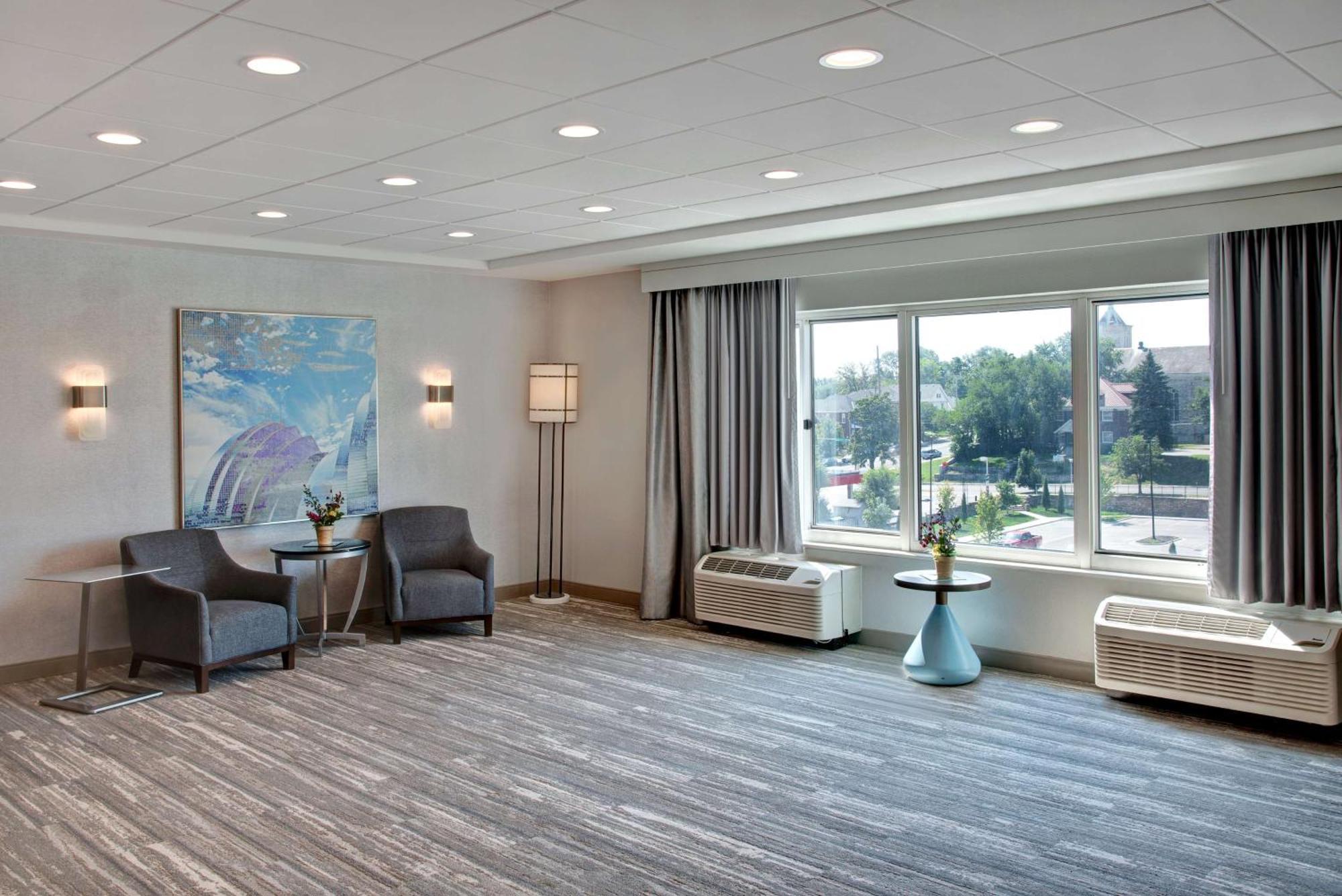 Hilton Garden Inn Kansas City/Kansas מראה חיצוני תמונה