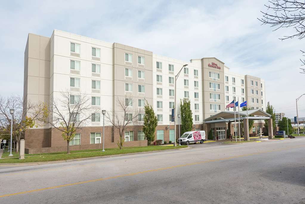 Hilton Garden Inn Kansas City/Kansas מראה חיצוני תמונה