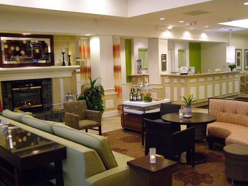 Hilton Garden Inn Kansas City/Kansas מראה פנימי תמונה